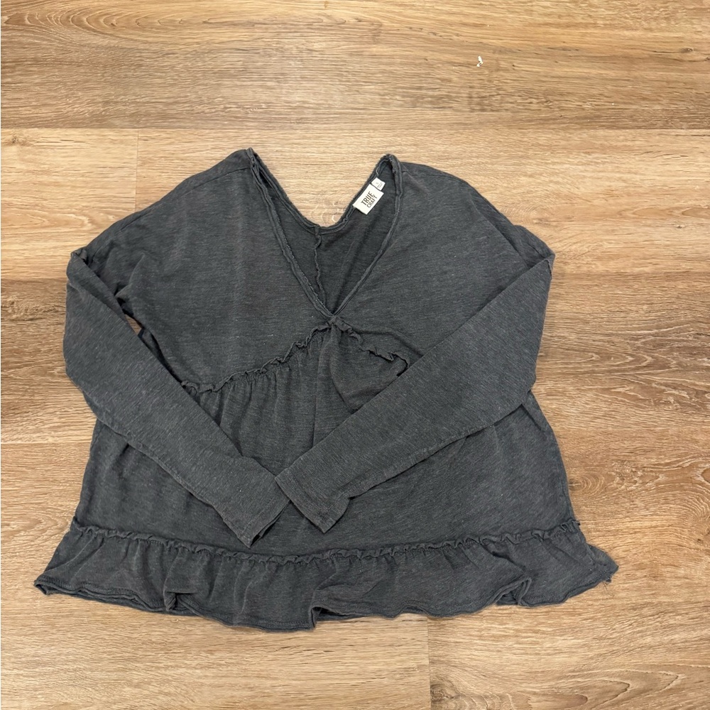 Gray long sleeve top